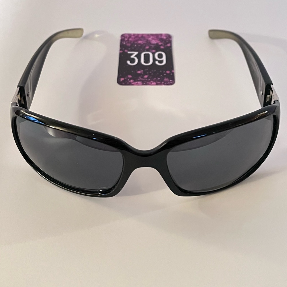 Stylish Black Sunglasses - Picture 8 of 9
